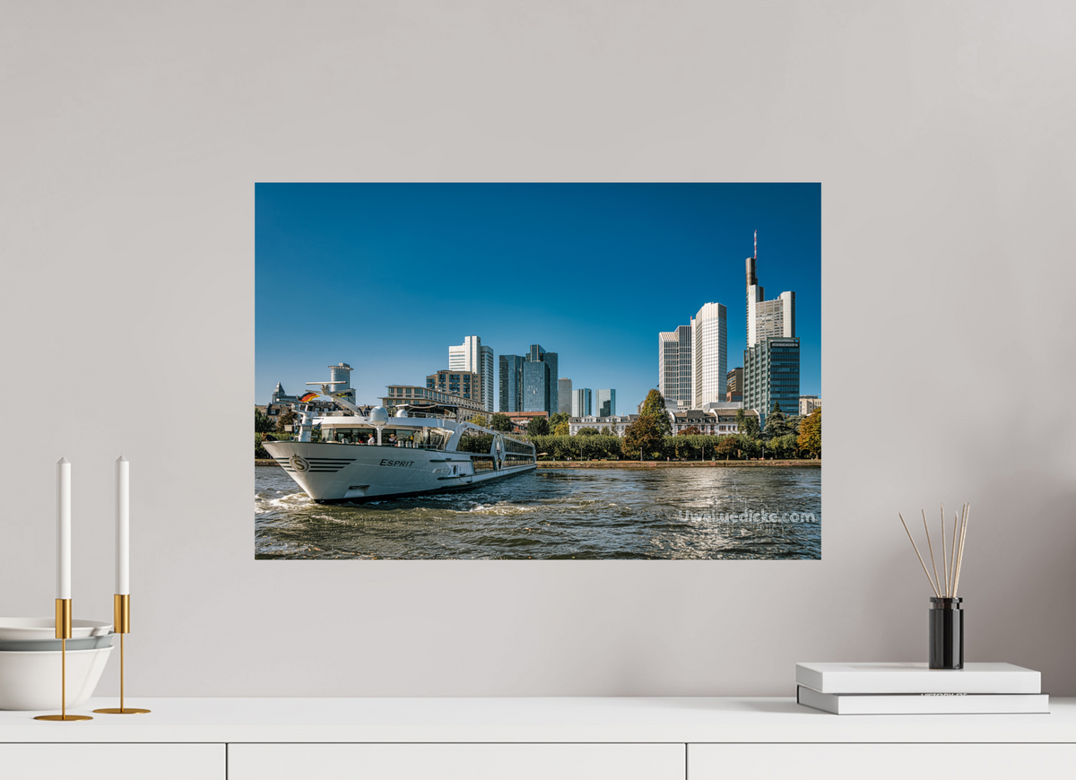 60 x 40 cm, Photo Print On Fuji Crystal DP II Skyline mit Schiff