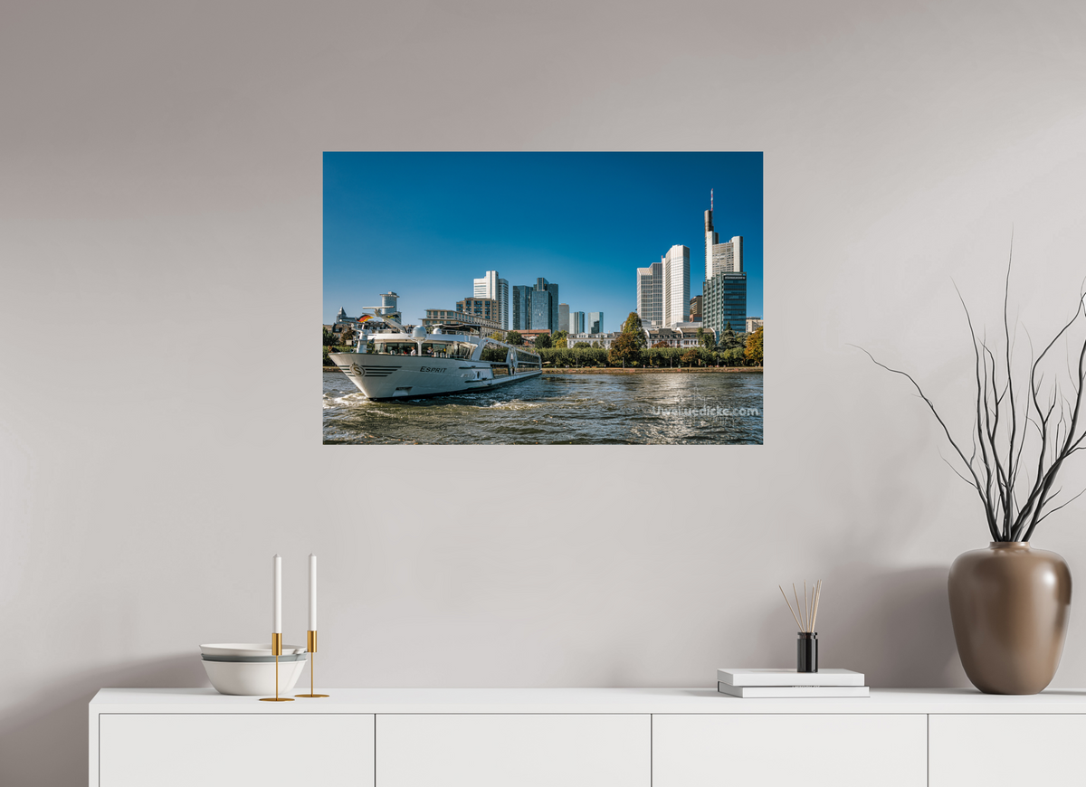 90 x 60 cm, Photo Print On Fuji Crystal DP II Skyline mit Schiff