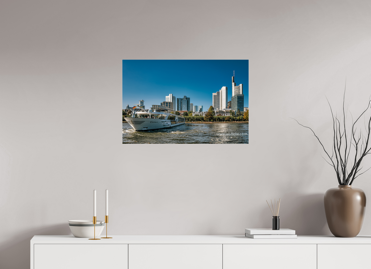 75 x 50 cm, Photo Print Under Acrylic Glass Skyline mit Schiff