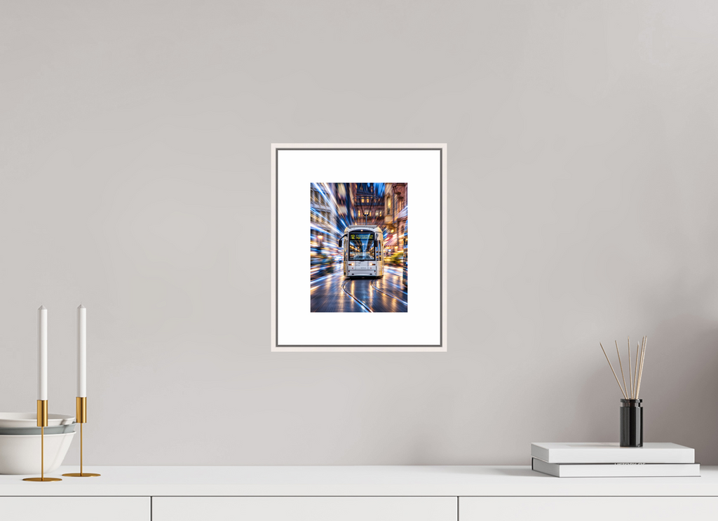 15 x 20 cm, Elegant Tram in Frankfurt
