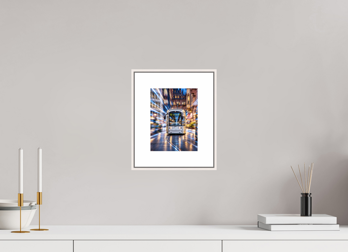 15 x 20 cm, Elegant Tram in Frankfurt