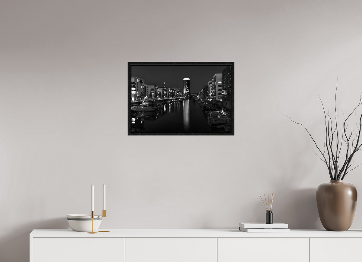 60 x 40 cm, Floater Frame Westhafen Frankfurt in Schwarz-Weiß