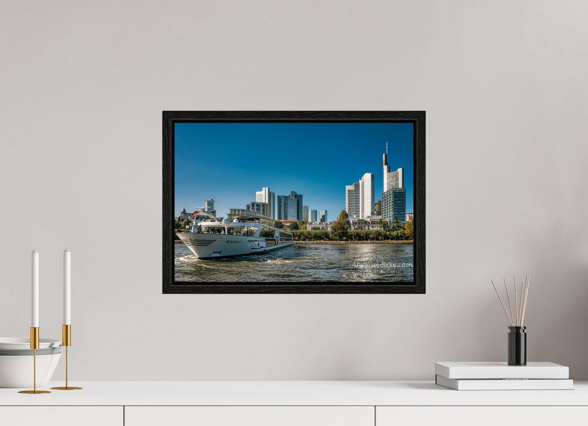 45 x 30 cm, Floater Frame Skyline mit Schiff