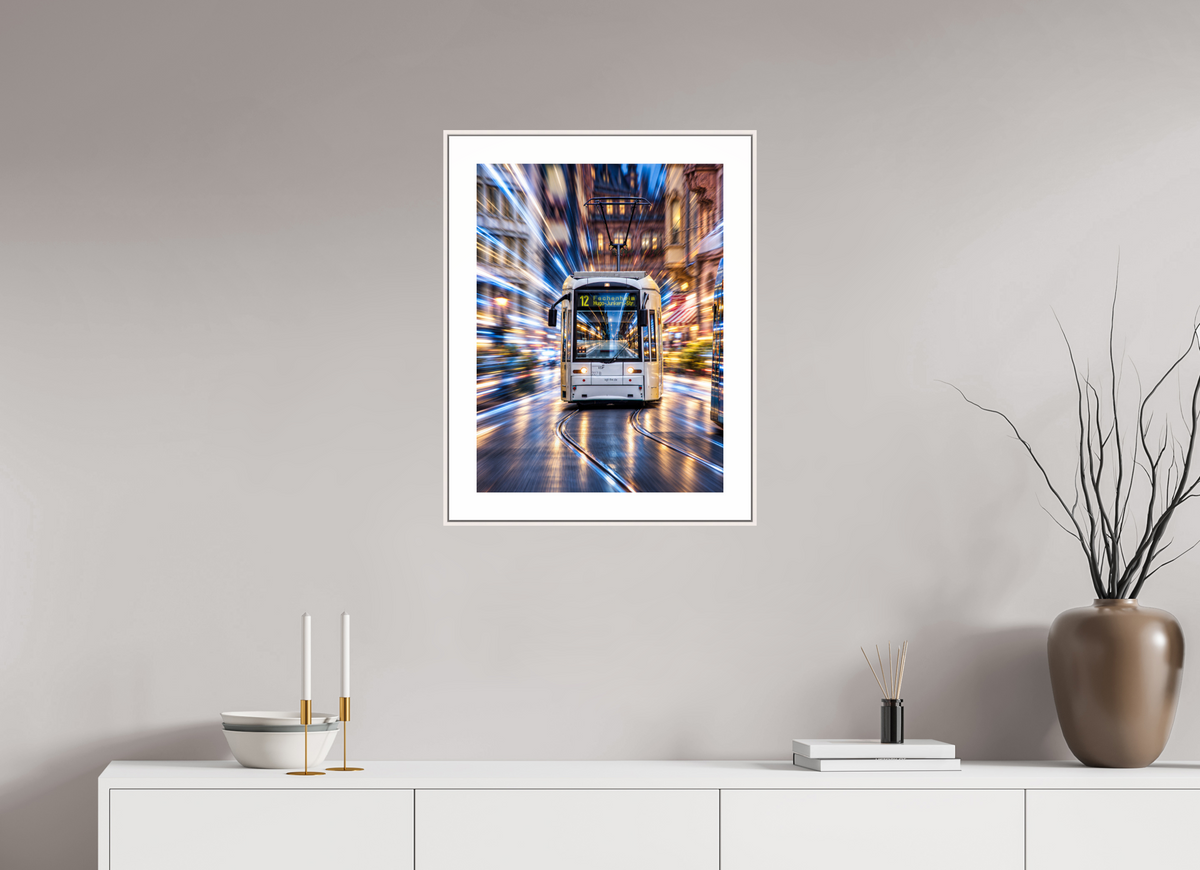 45 x 60 cm, Elegant Tram in Frankfurt